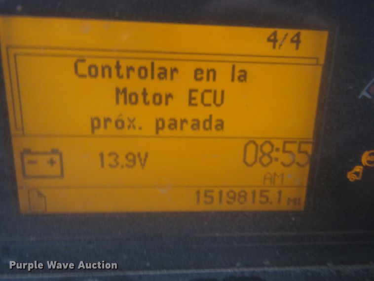 image for item DH8303 2004 Volvo VN semi truck