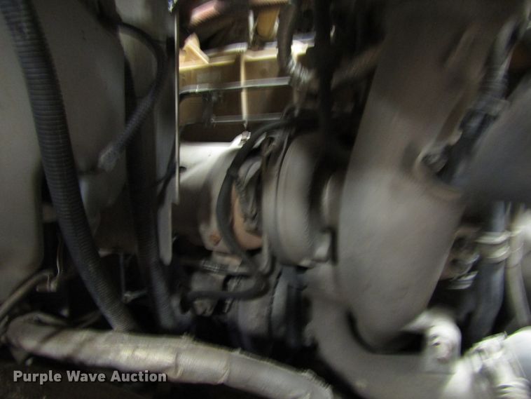 image for item DH8310 2015 International CT660S semi truck