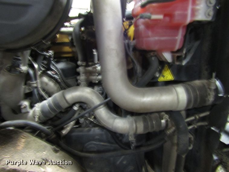 image for item DH8310 2015 International CT660S semi truck