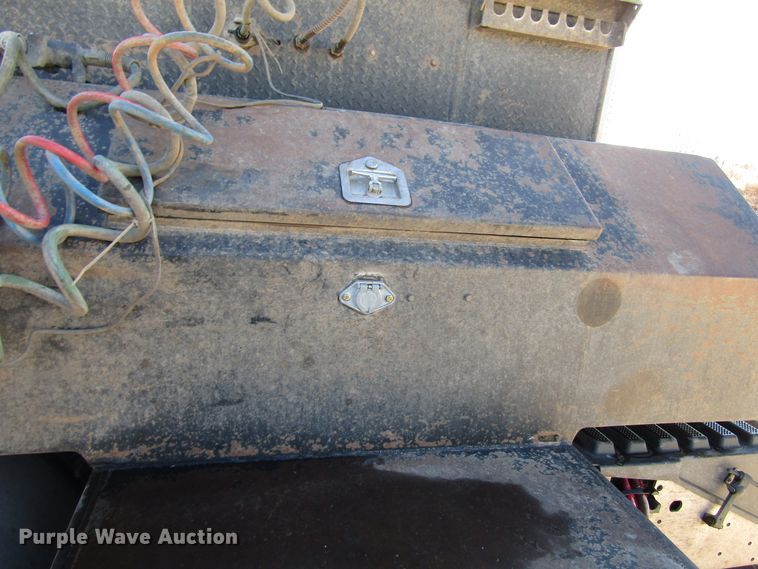 image for item DH8310 2015 International CT660S semi truck