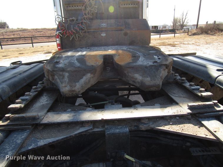 image for item DH8310 2015 International CT660S semi truck