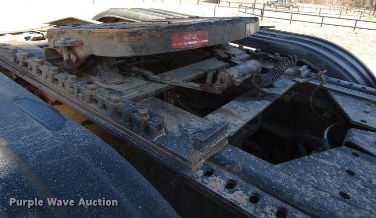 image for item DH8310 2015 International CT660S semi truck