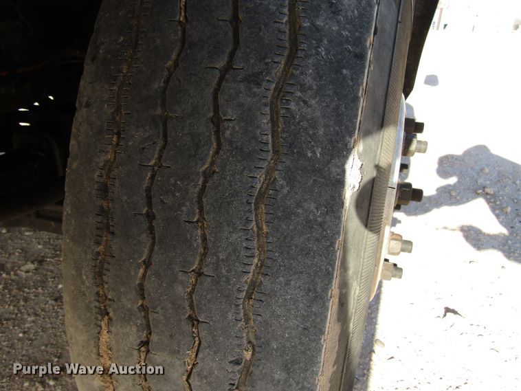 image for item DH8310 2015 International CT660S semi truck