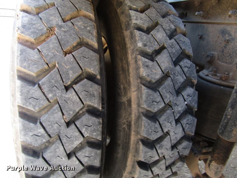 image for item DH8310 2015 International CT660S semi truck