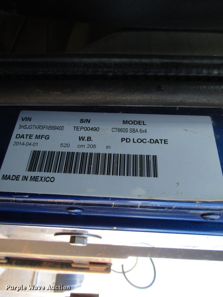 image for item DH8310 2015 International CT660S semi truck