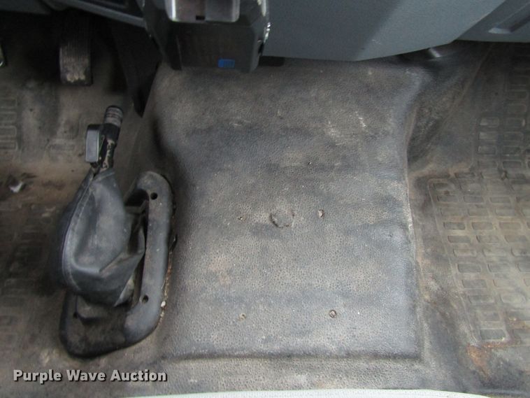 image for item DH8323 2013 Ford F650 Super Duty flatbed truck