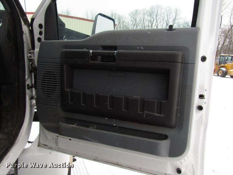 image for item DH8323 2013 Ford F650 Super Duty flatbed truck