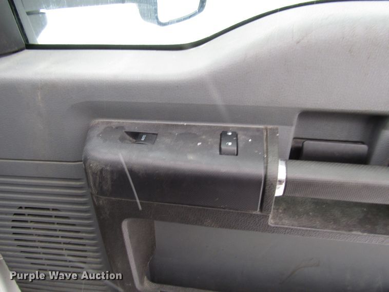 image for item DH8323 2013 Ford F650 Super Duty flatbed truck