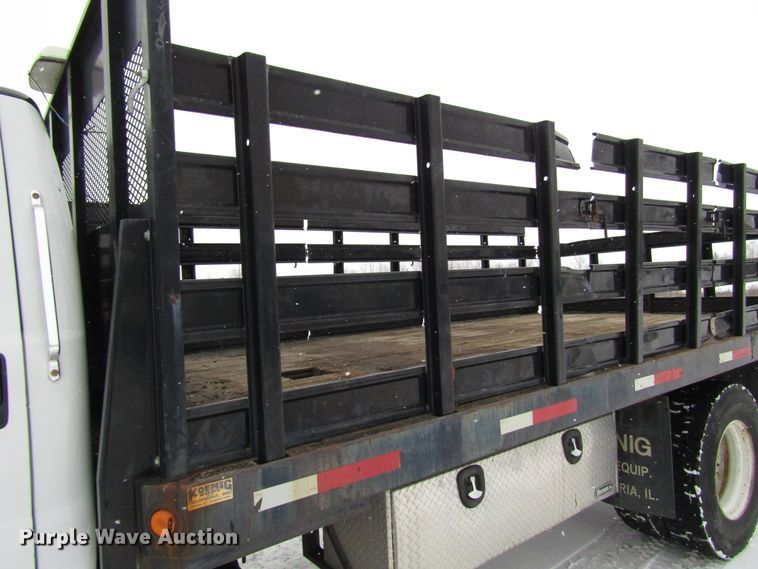 image for item DH8323 2013 Ford F650 Super Duty flatbed truck