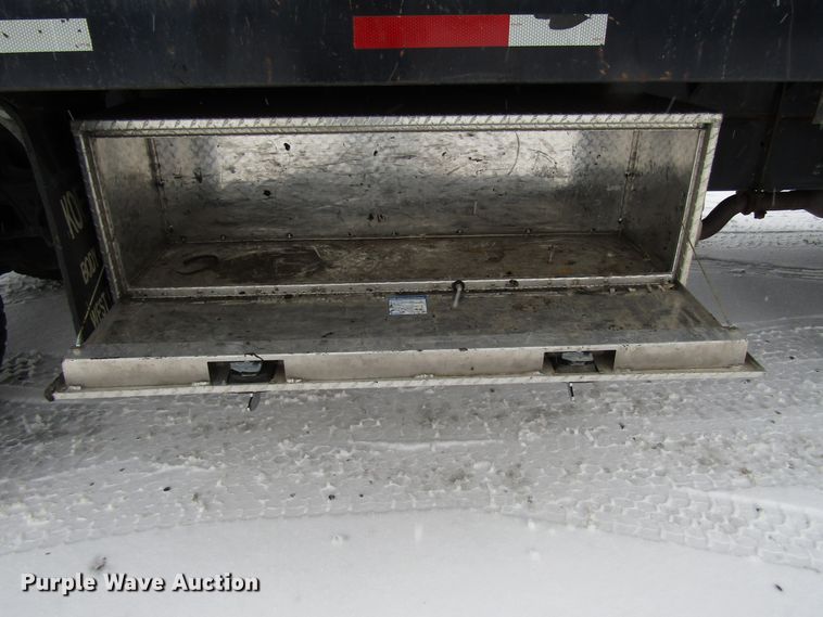 image for item DH8323 2013 Ford F650 Super Duty flatbed truck