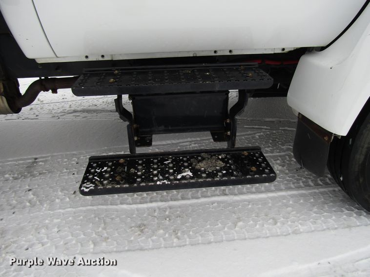 image for item DH8323 2013 Ford F650 Super Duty flatbed truck