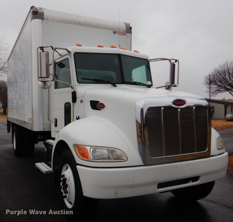 image for item FF9148 2012 Peterbilt 330 box truck