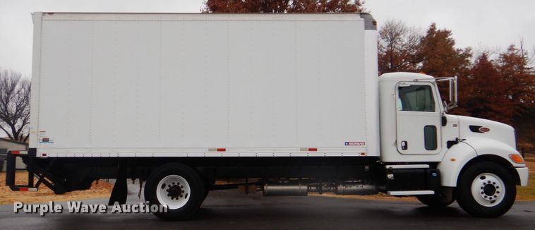 image for item FF9148 2012 Peterbilt 330 box truck
