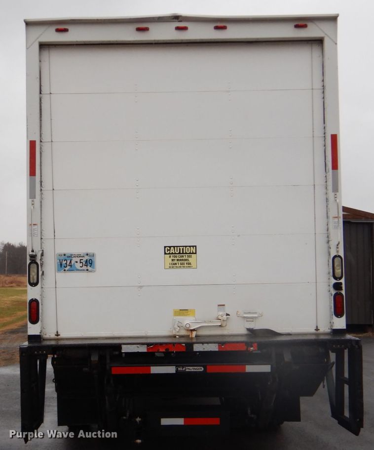 image for item FF9148 2012 Peterbilt 330 box truck