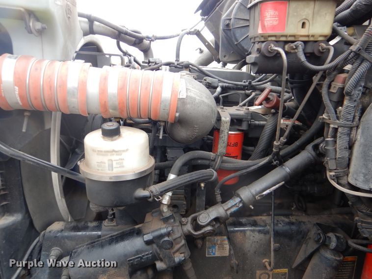 image for item FF9148 2012 Peterbilt 330 box truck