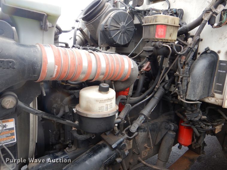 image for item FF9148 2012 Peterbilt 330 box truck