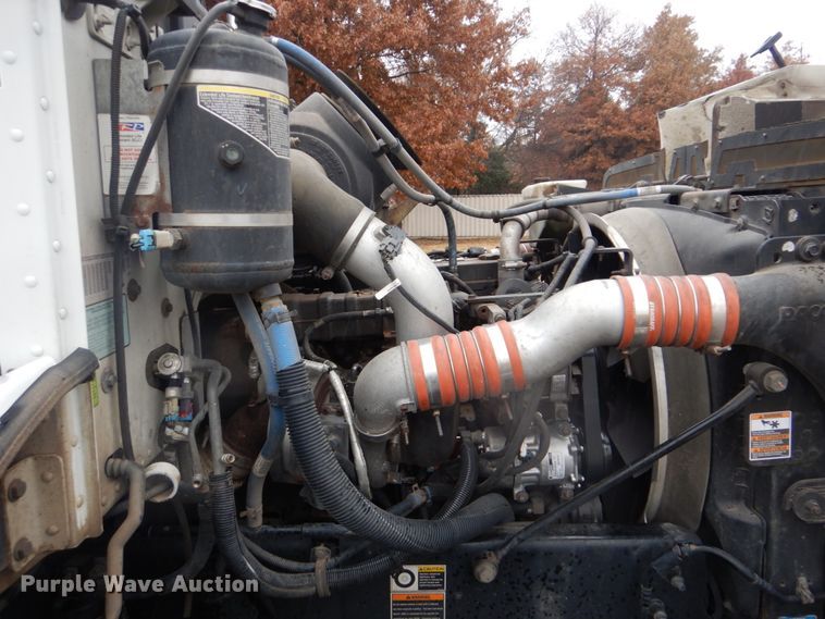 image for item FF9148 2012 Peterbilt 330 box truck