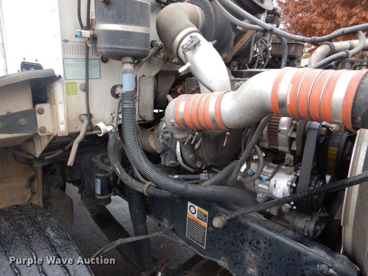 image for item FF9148 2012 Peterbilt 330 box truck