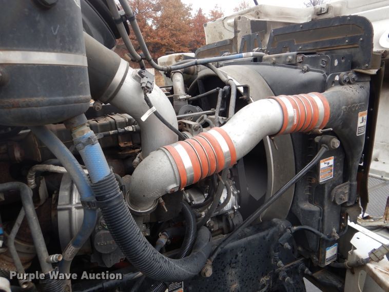 image for item FF9148 2012 Peterbilt 330 box truck