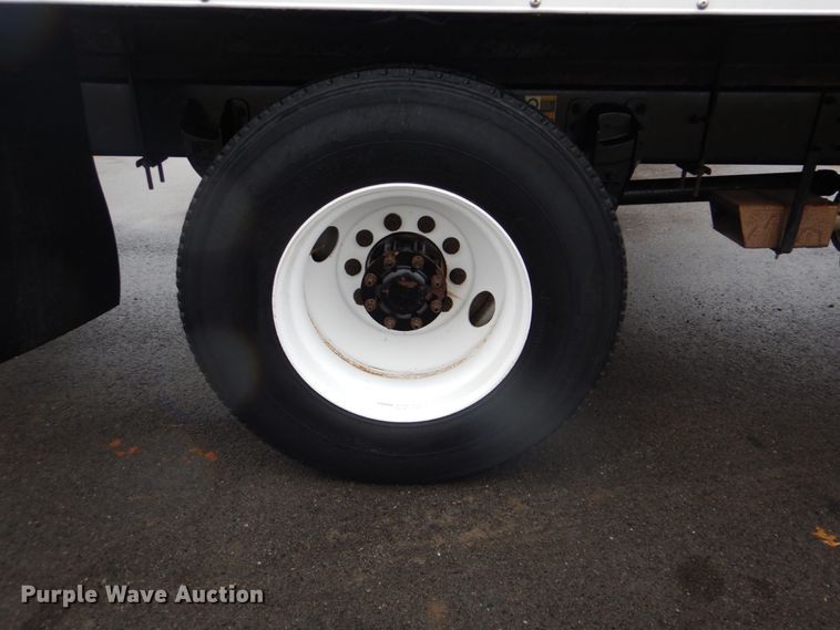 image for item FF9148 2012 Peterbilt 330 box truck