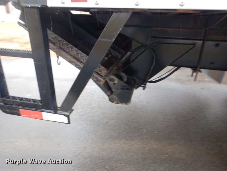 image for item FF9148 2012 Peterbilt 330 box truck