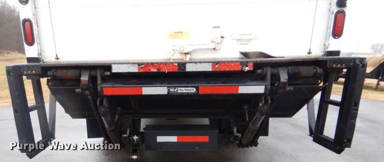 image for item FF9148 2012 Peterbilt 330 box truck