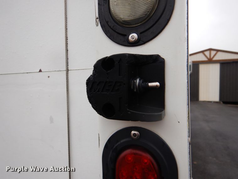 image for item FF9148 2012 Peterbilt 330 box truck