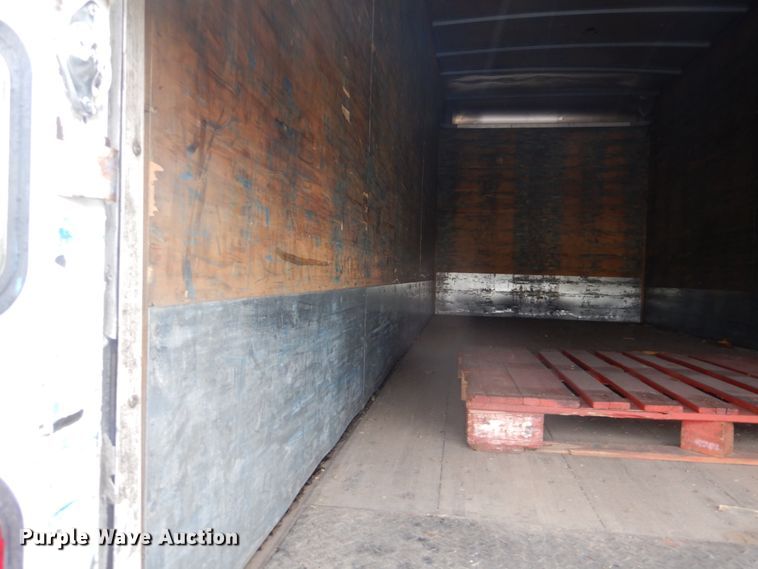 image for item FF9148 2012 Peterbilt 330 box truck