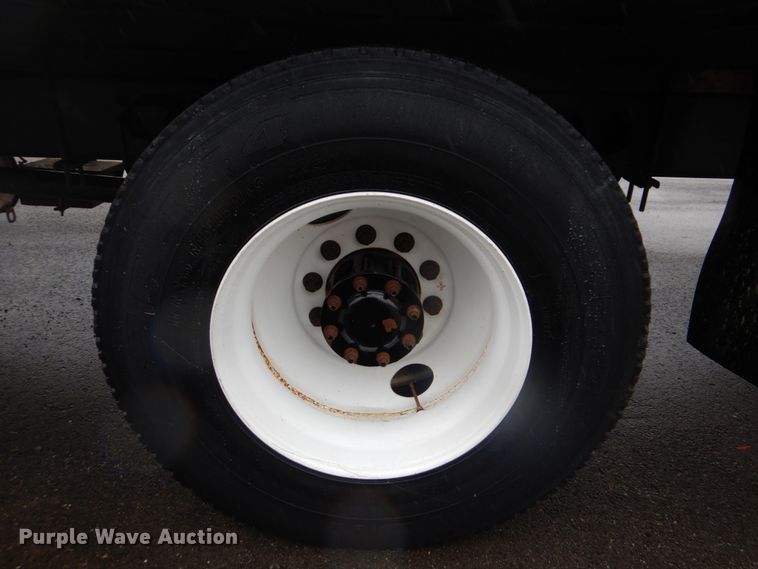 image for item FF9148 2012 Peterbilt 330 box truck