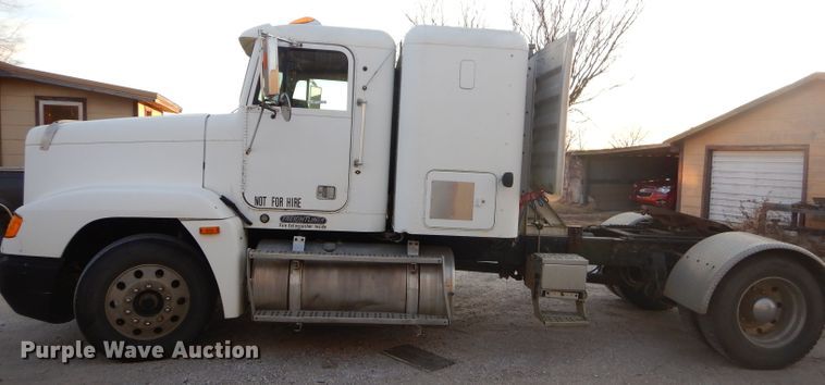 image for item GB9562 1994 Freightliner FLD semi truck