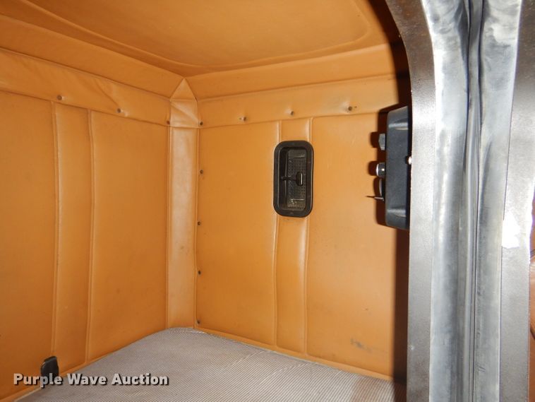 image for item GB9562 1994 Freightliner FLD semi truck