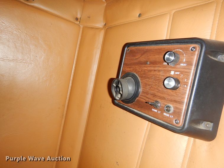 image for item GB9562 1994 Freightliner FLD semi truck