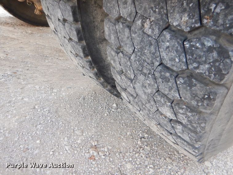 image for item GB9562 1994 Freightliner FLD semi truck