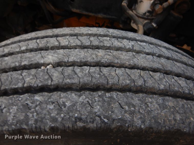 image for item GB9562 1994 Freightliner FLD semi truck