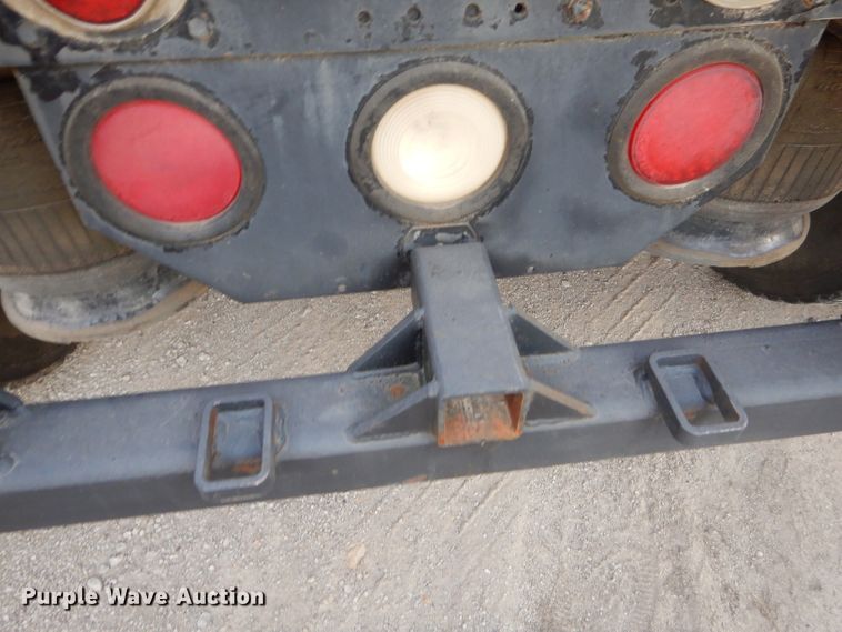 image for item GB9562 1994 Freightliner FLD semi truck