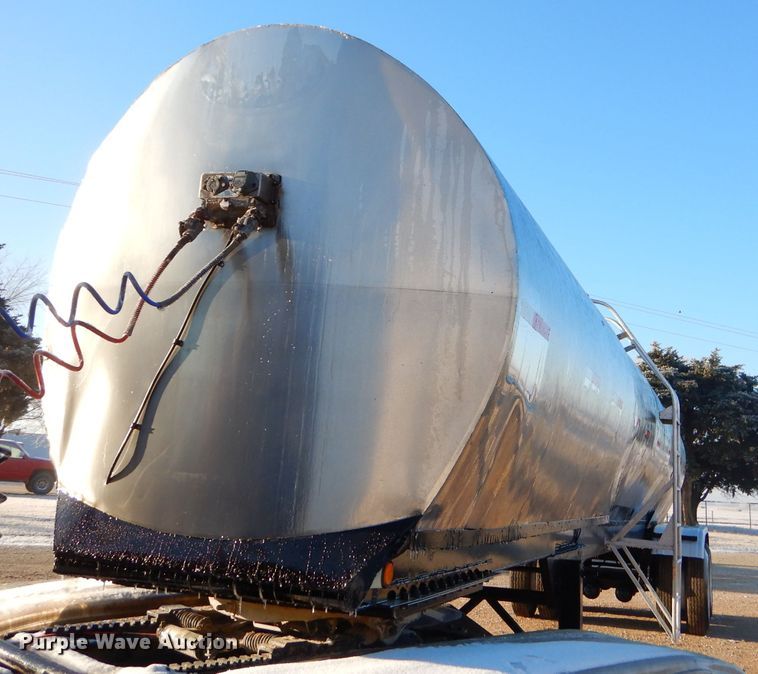 image for item GB9572 1972 Kari Kool tank trailer