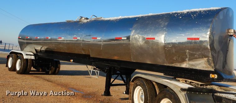 image for item GB9572 1972 Kari Kool tank trailer