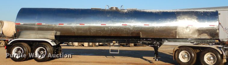 image for item GB9572 1972 Kari Kool tank trailer