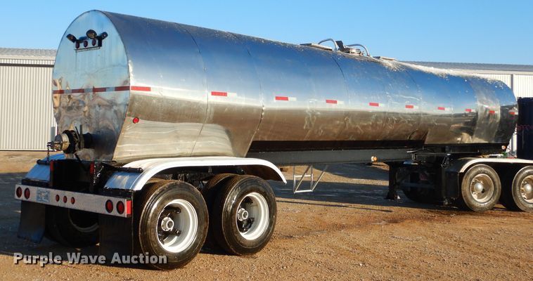 image for item GB9572 1972 Kari Kool tank trailer