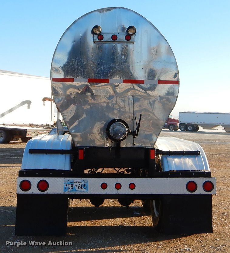 image for item GB9572 1972 Kari Kool tank trailer