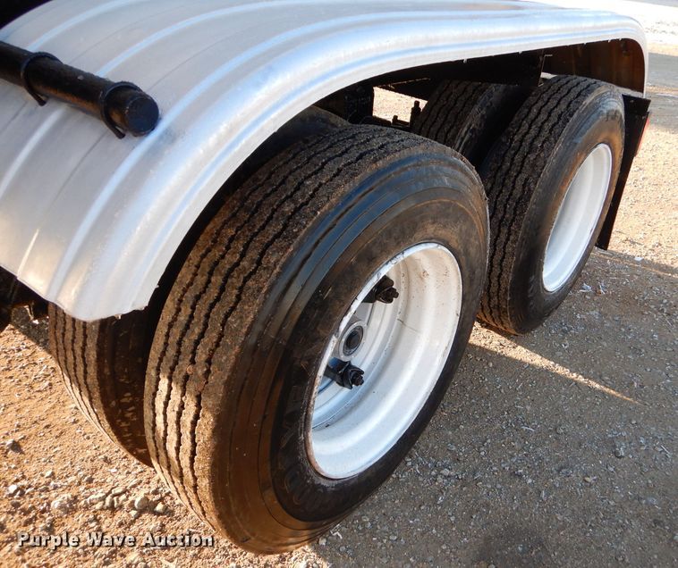 image for item GB9572 1972 Kari Kool tank trailer