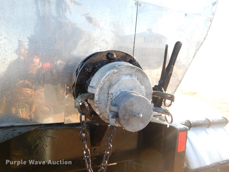 image for item GB9572 1972 Kari Kool tank trailer