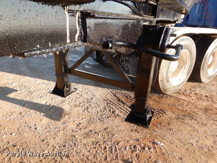 image for item GB9572 1972 Kari Kool tank trailer