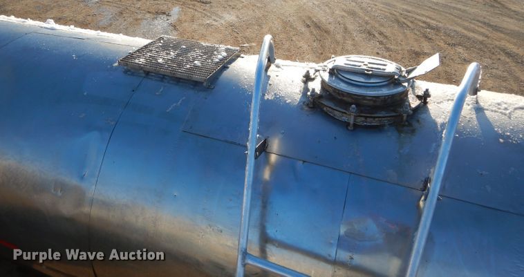 image for item GB9572 1972 Kari Kool tank trailer