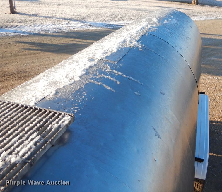 image for item GB9572 1972 Kari Kool tank trailer