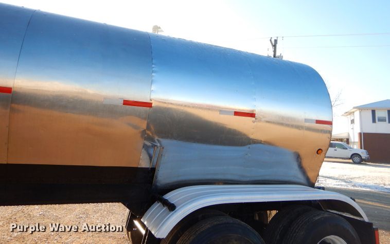 image for item GB9572 1972 Kari Kool tank trailer