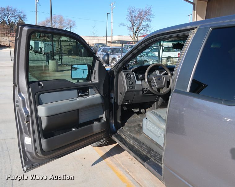 image for item DH3642 2014 Ford F150 SuperCab pickup truck