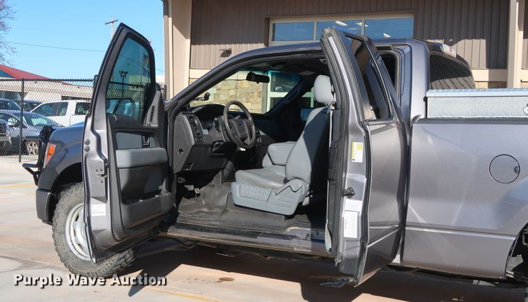 image for item DH3642 2014 Ford F150 SuperCab pickup truck
