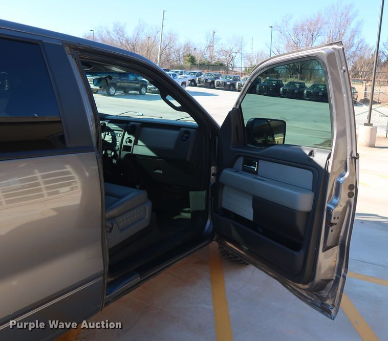 image for item DH3642 2014 Ford F150 SuperCab pickup truck