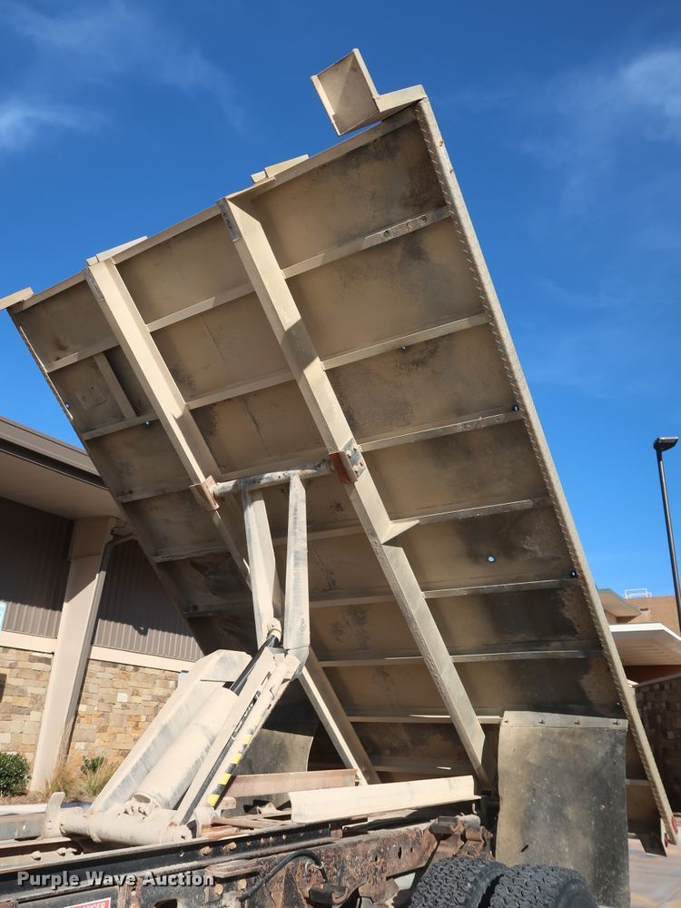 image for item DH3645 2003 Ford F450 dump flatbed truck